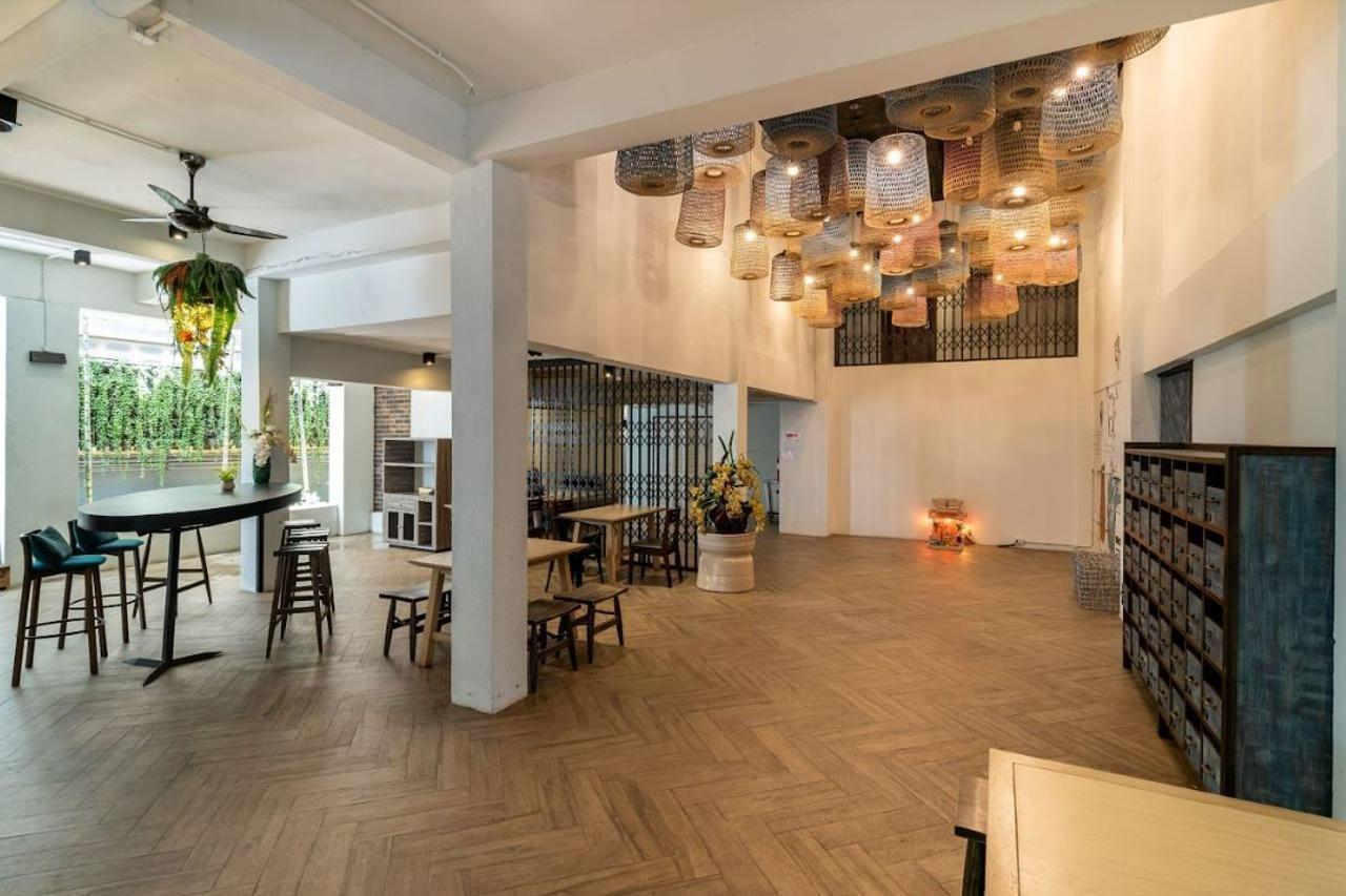 Bhukitta Boutique Hotel Phuket Town Buitenkant foto